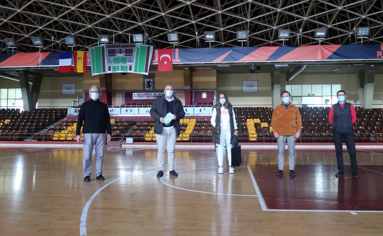 Primera sesión del plan de terapia post covid-19, en el Palacio de los Deportes de León.