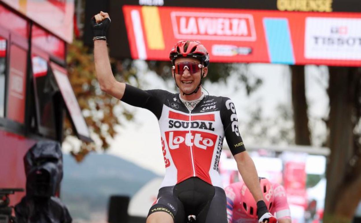 Tim Wellens celebra su victoria en la decimocuarta etapa de la Vuelta a España. 