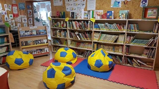 Interior de la biblioteca. 