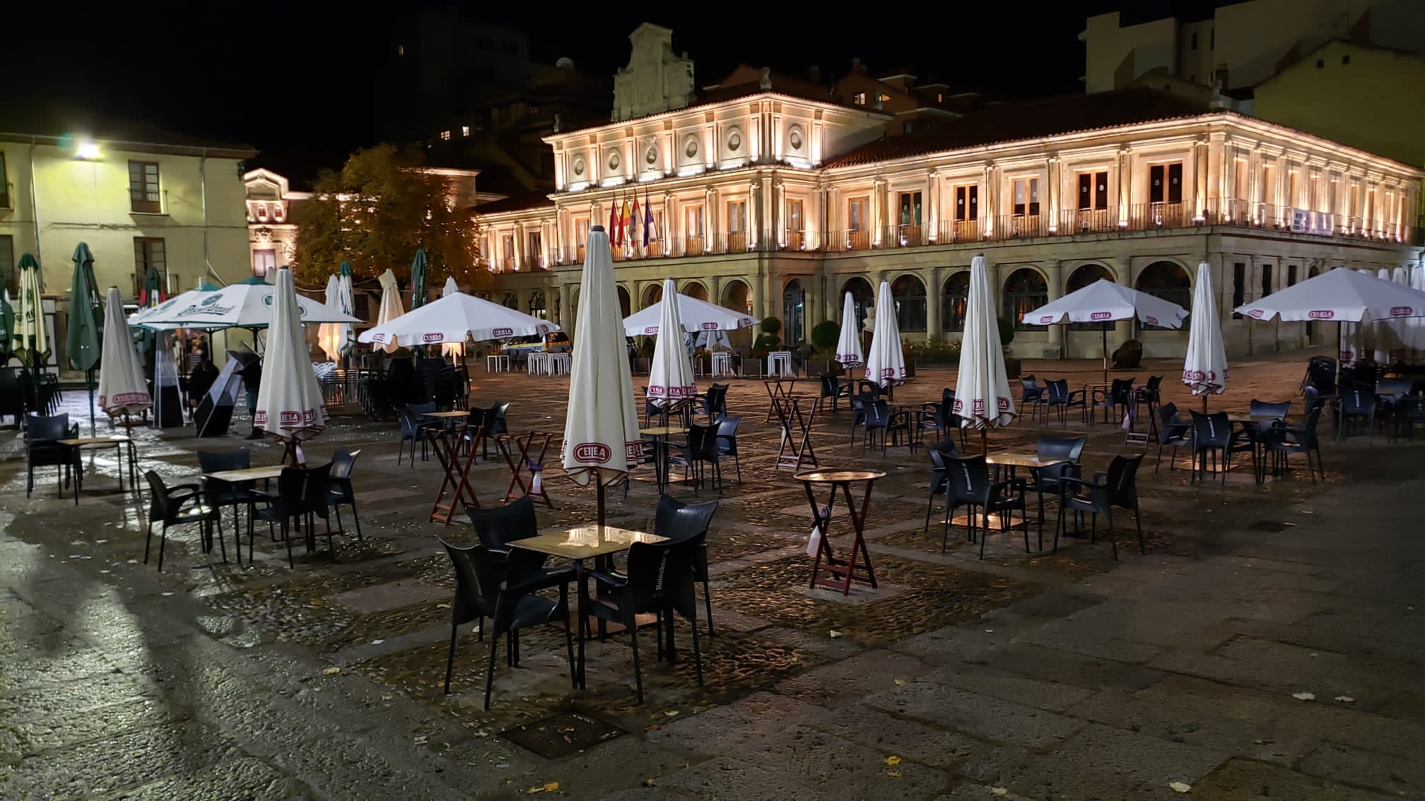 Últimas horas antes del cierre de la hostelería.