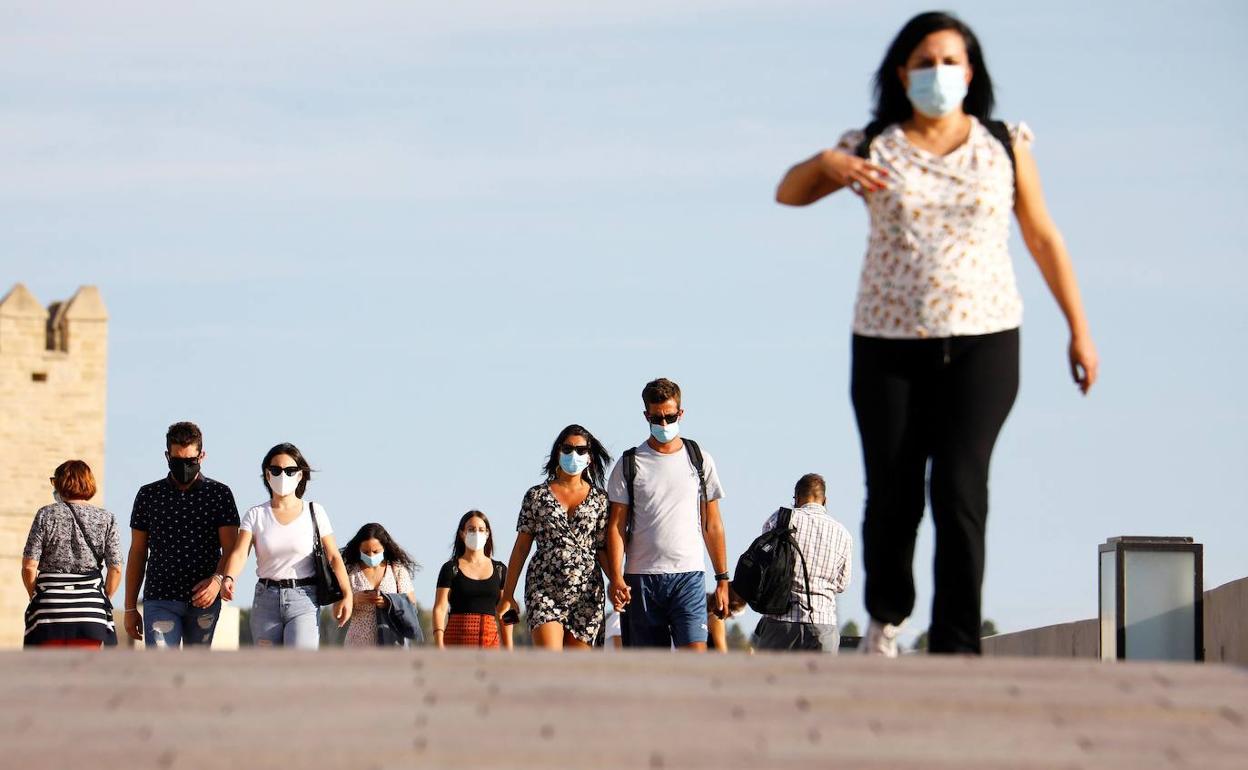 Los contagios en España repuntan hasta los 22.516