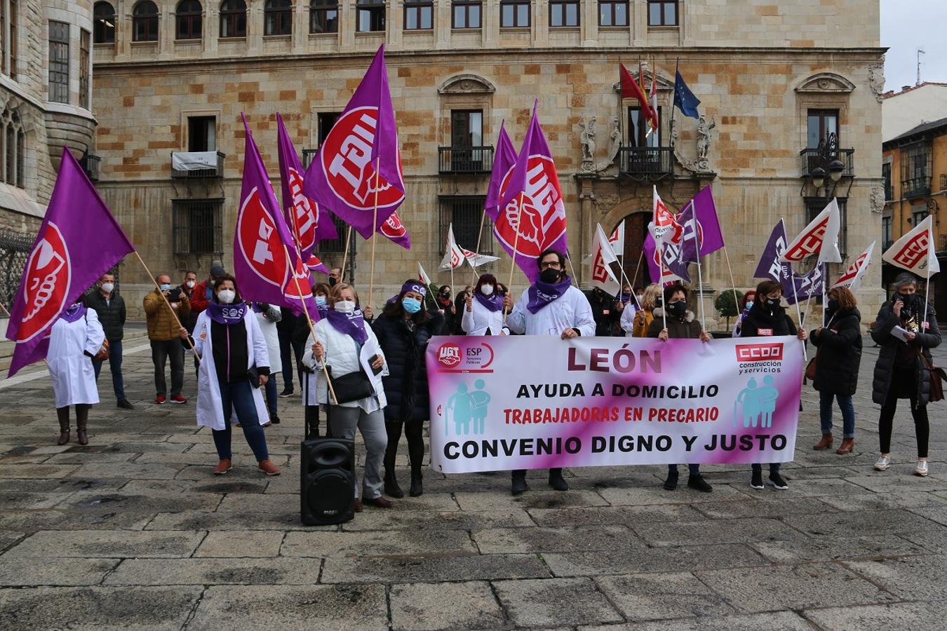 Lectura del manifiesto frente a Botines.