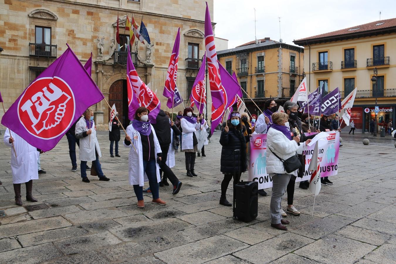 Lectura del manifiesto frente a Botines.