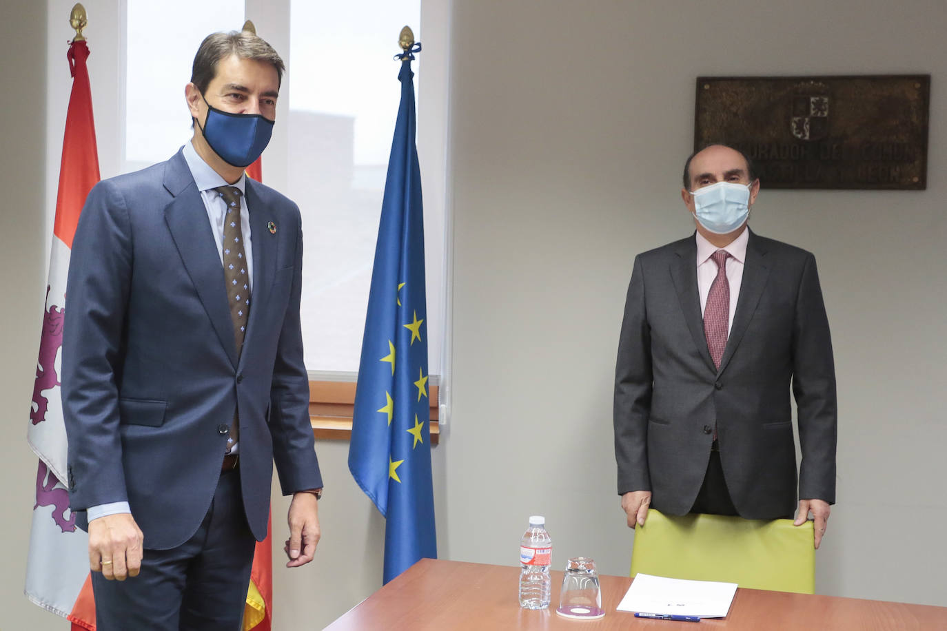 Fotos: El consejero de Presidencia se reúne con el Procurador del Común