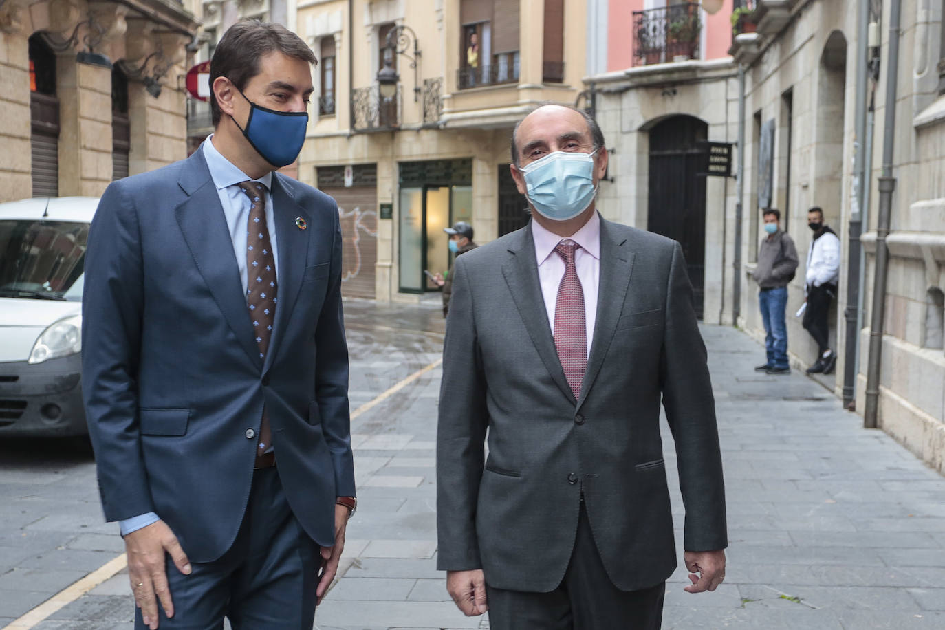 Fotos: El consejero de Presidencia se reúne con el Procurador del Común