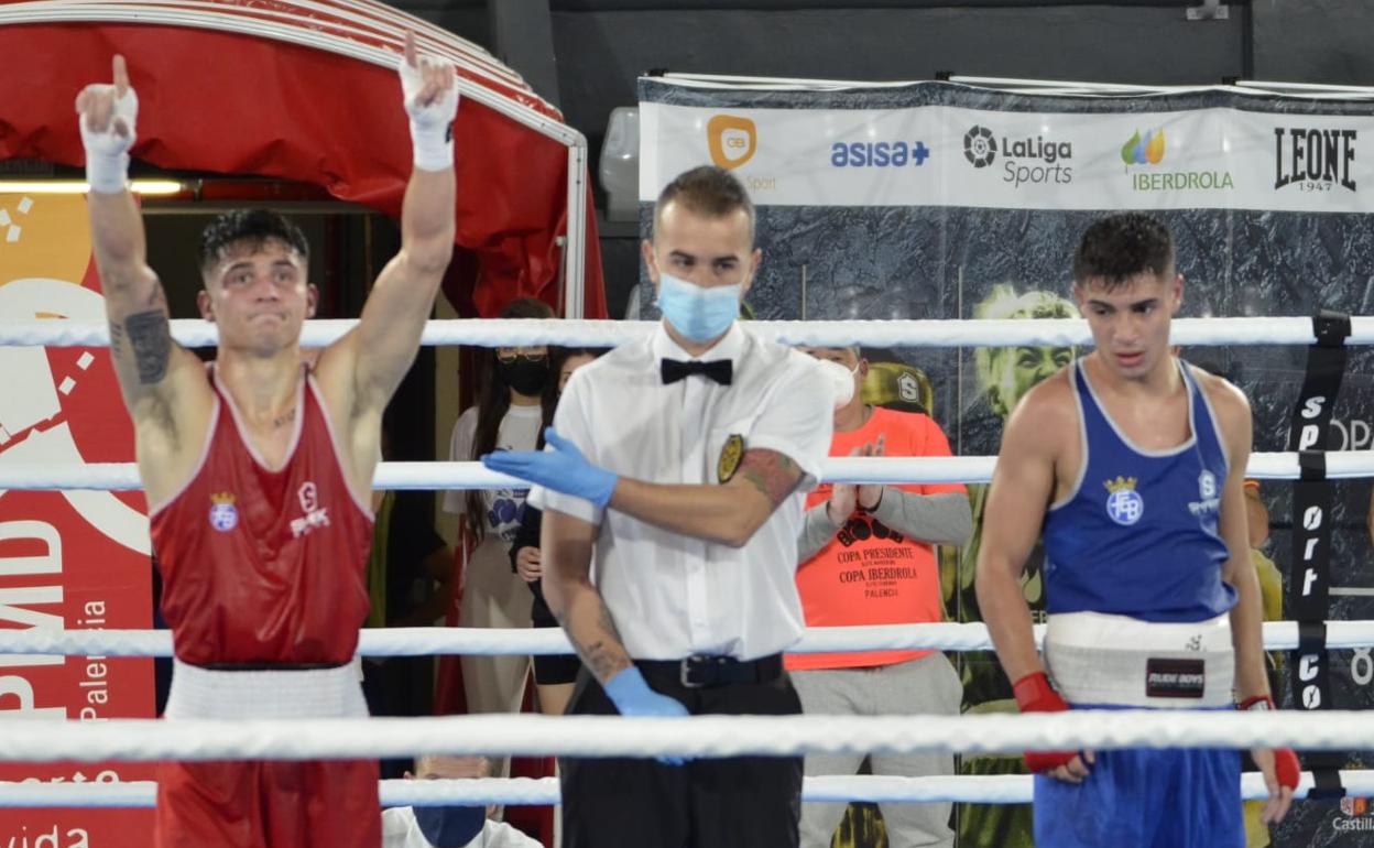 Antonio Barrul celebra su victoria en la Copa Presidente.