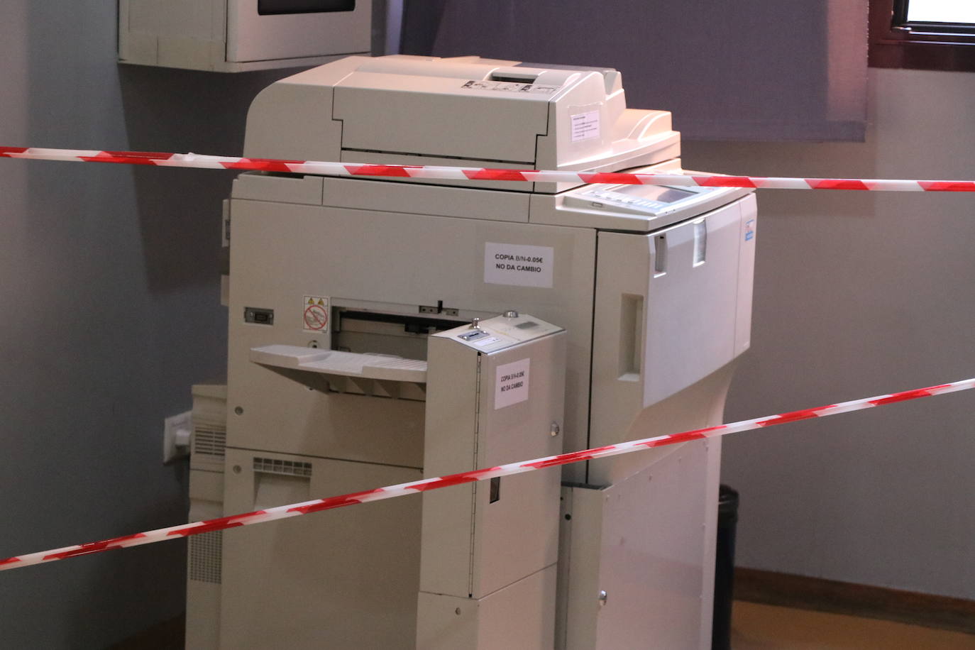 La Biblioteca Pública de León se ha adaptado con diferentes protocolos a la crisis sanitaria del coronavirus, como la cuarentena de los libros, la reducción de aforos y los libros a demanda.