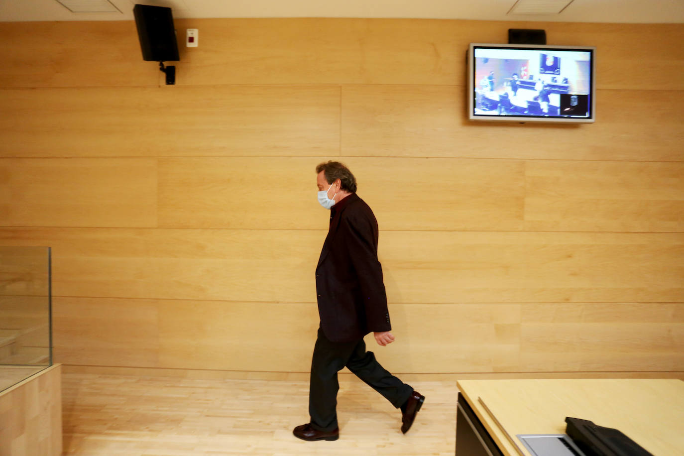 Fotos: Comparecencia del exvicepresidente de la Junta José Antonio de Santiago-Juárez en la Comisión de medios de las Cortes