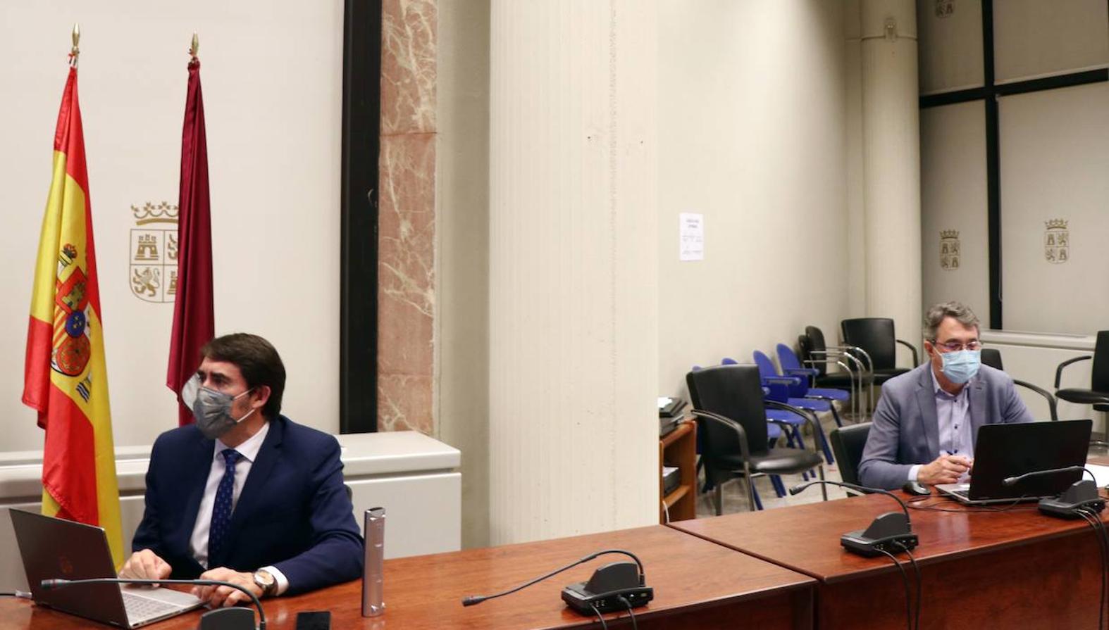 El consejero de Fomento y Medio Ambiente, Juan Carlos Suárez-Quiñones, mantiene por videoconferencia la reunión de coordinación de la campaña de Vialidad Invernal 2020-2021 con los delegados territorialesjnta