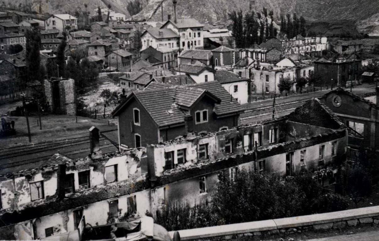 La Biblioteca Nacional publica las imágenes de los efectos causados por los incendios y bombardeos en la zona norte de León, Pola de Gordón, Santa Lucía y La Vid, durante la Guerra Civil 