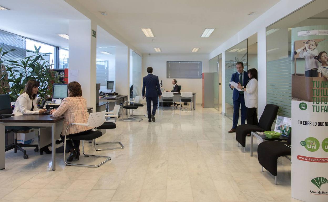 Las prejubilaciones de las entidades se topan con nuevos obstáculos