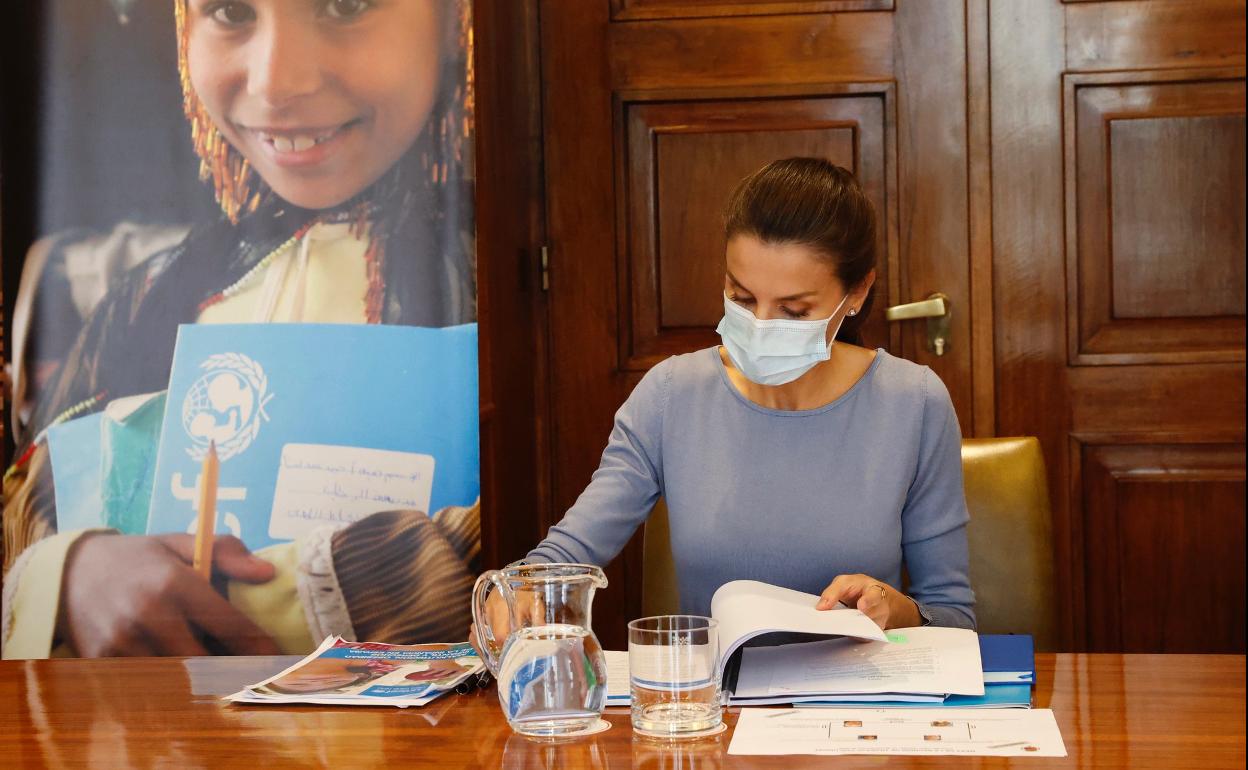 Doña Letizia, la semana pasada, en una reunión con Unicef.