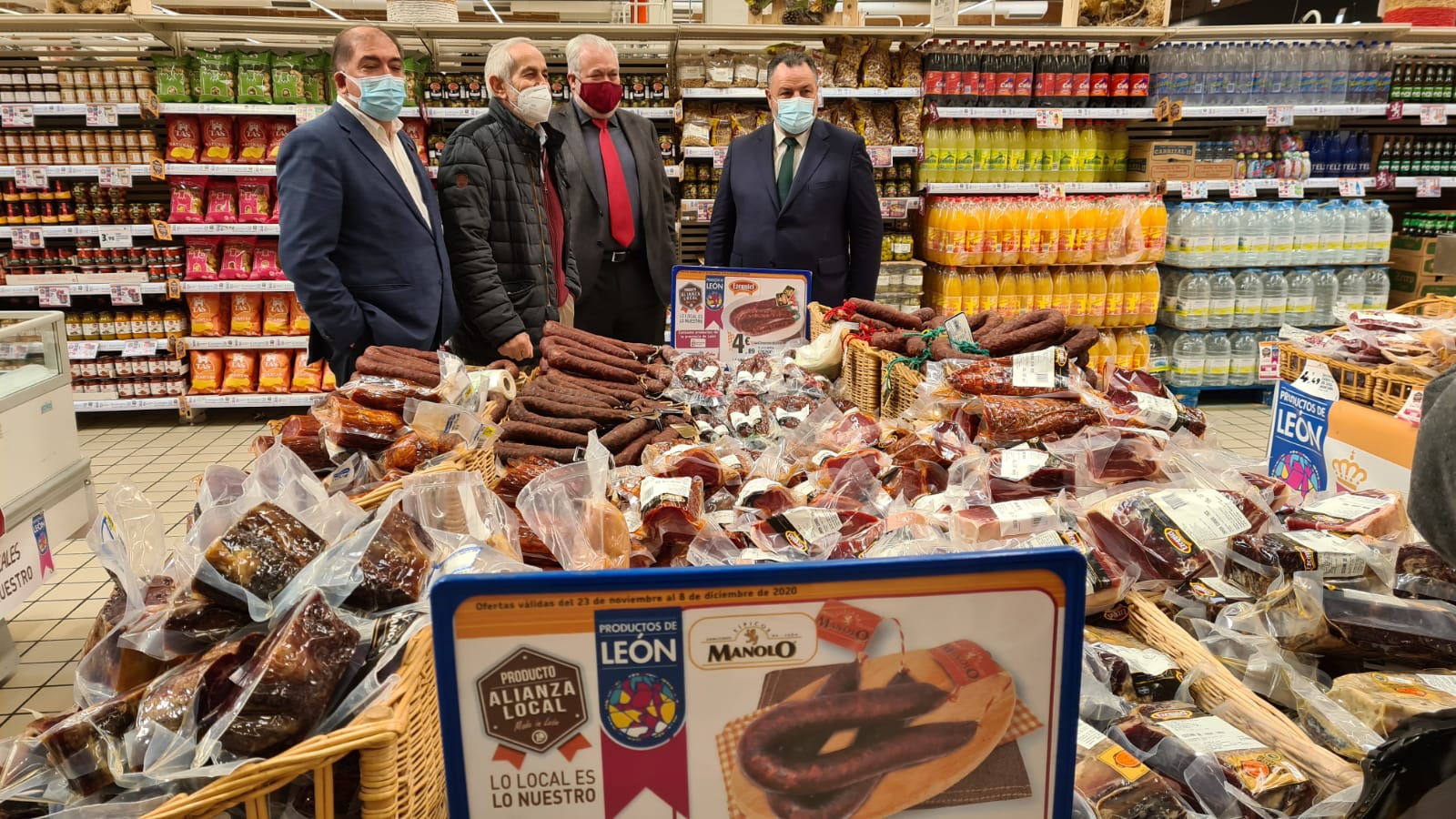 El hipermercado, de la mano de la Diputación, promociona todos estos productos de la tierra.