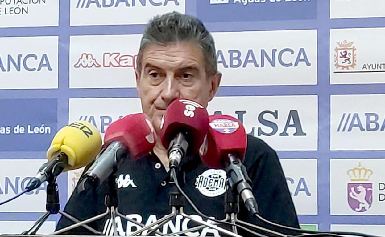 Manolo Cadenas, durante una rueda de prensa. 