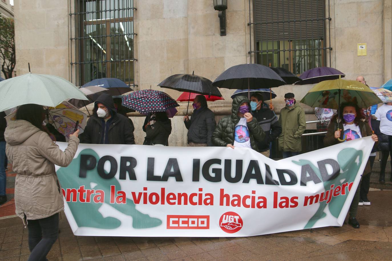 En un acto corto pero contundente se ha puesto de manifiesto el compromiso por erradicar la violencia machista