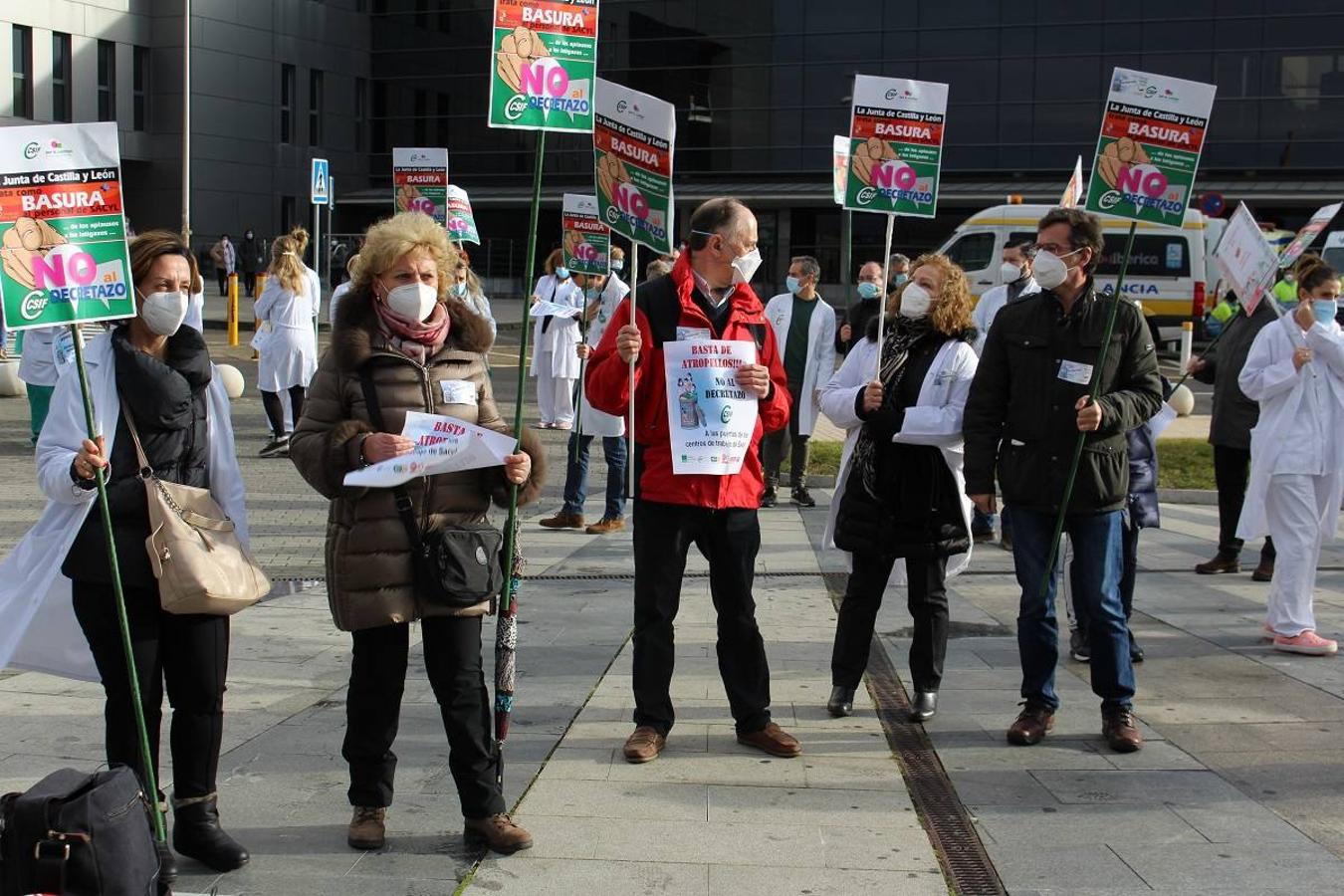 Protesta de lso sanitarios contra el decreto aprobado por la Junta.