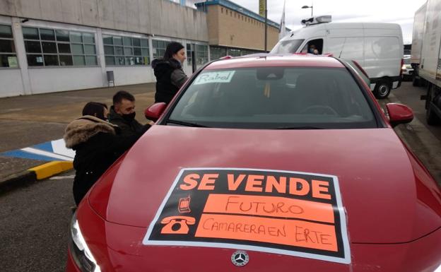 Galería. Uno de los vehículos que han participado en la caravana en Ponferrada.