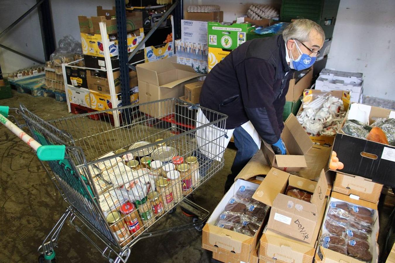 Productos en el almacén del Banco de Alimentos de León.