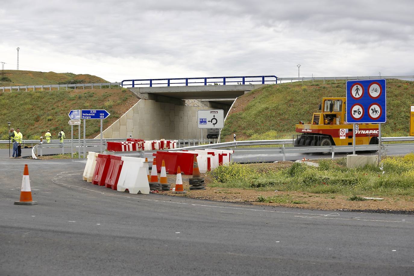 Fotos: Obras en la autovía León-Valladolid