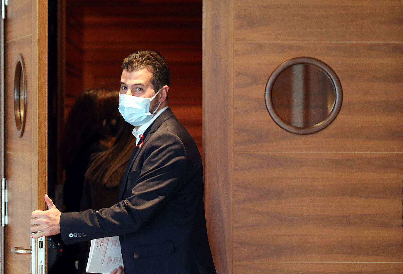 Fernández Mañueco comparece a petición propia ante el pleno de las Cortes,