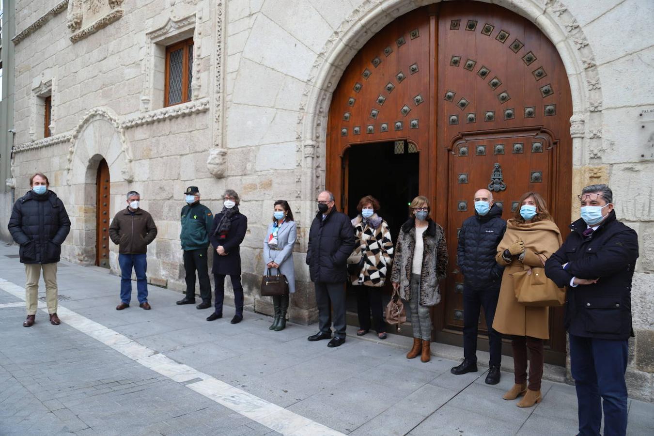 Concentración en repulsa a la agresión a una jueza en las diferentes capitales de provincia de la comunidad.
