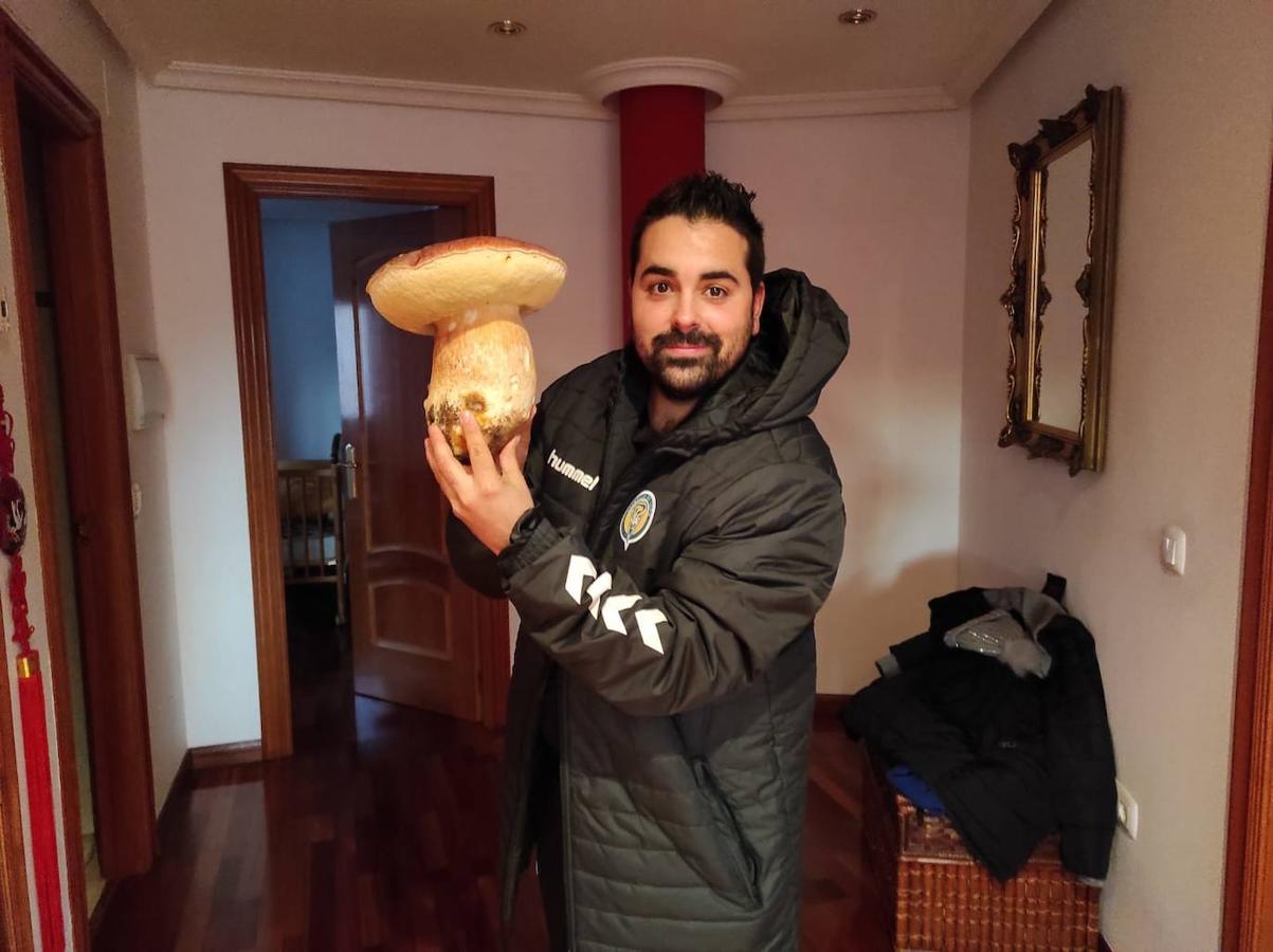 Antonio Puente ha encontrado un boletus de casi 3 kilos.