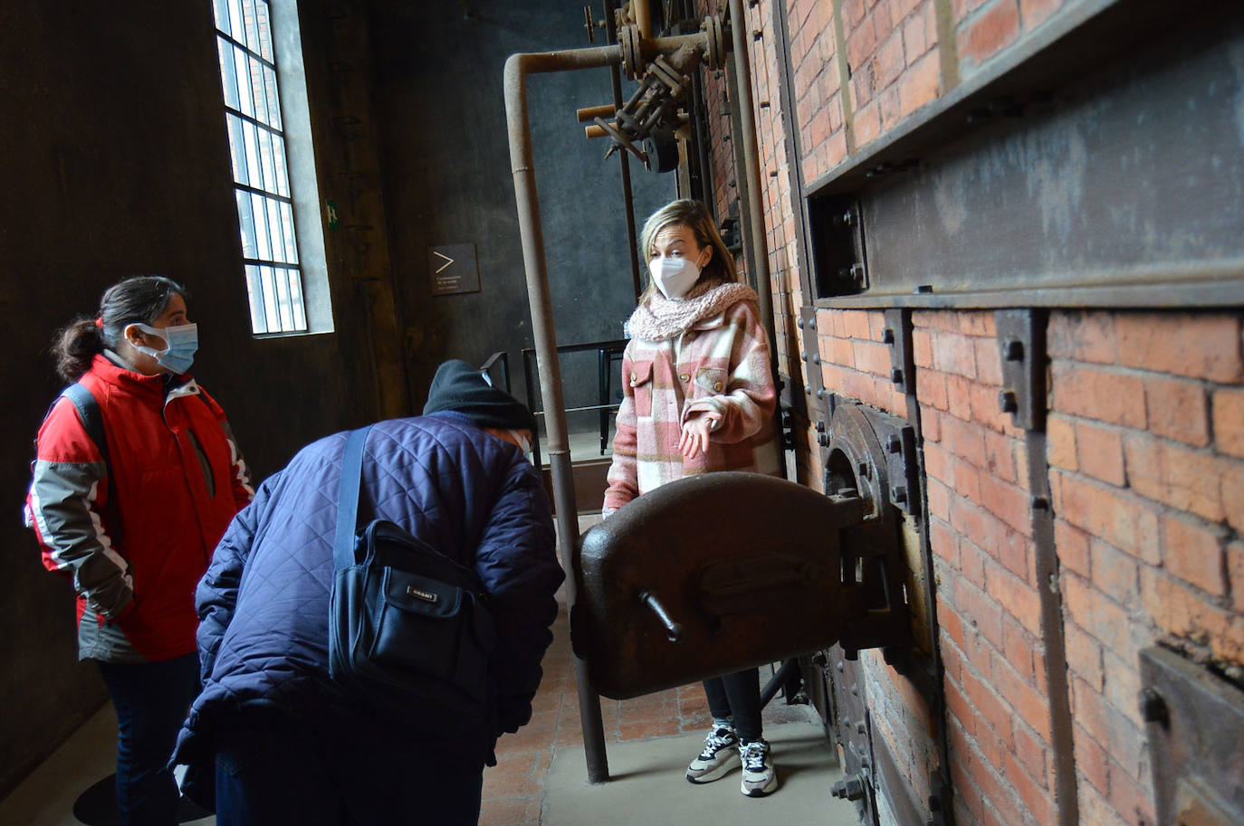 Fotos: Usuarios de Asprona Bierzo evalúan la accesibilidad cognitiva del Museo de la Energía