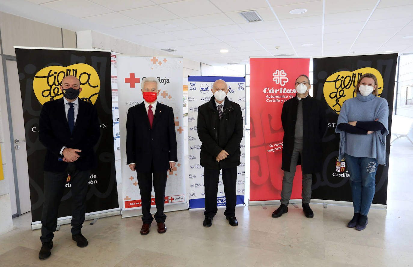 Fotos: La Junta presenta una iniciativa de colaboración con la Federación del Banco de Alimentos, Cáritas y Cruz Roja