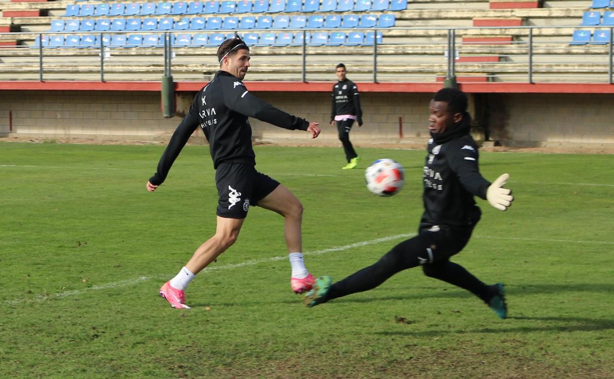 Último entrenamiento del equipo antes de viajar a Asturias.