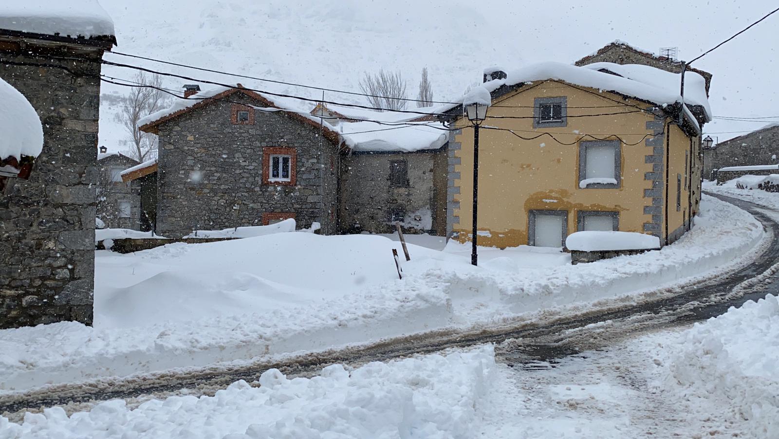 Fotos: La nieve tiñe de blanco el norte de la provincia