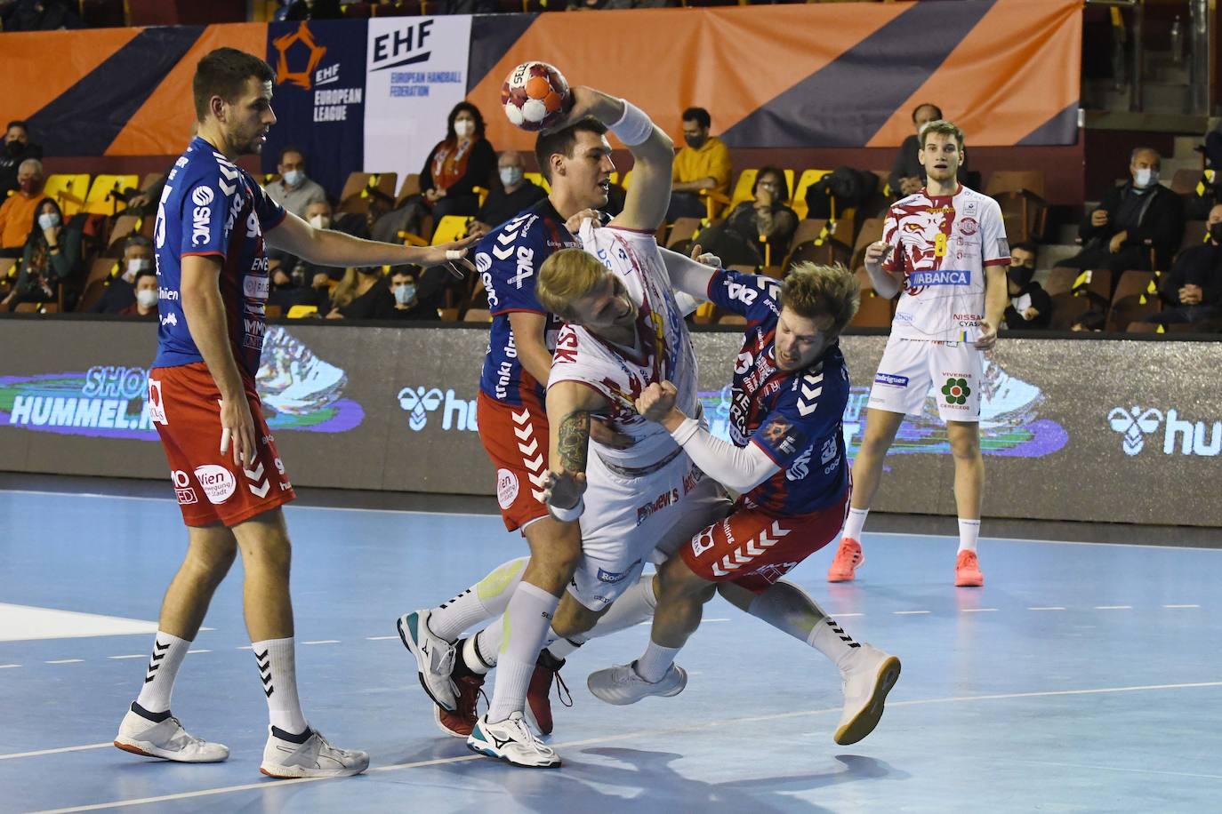 El Abanca Ademar se medía al Fivers en la sexta jornada de la competición europea.