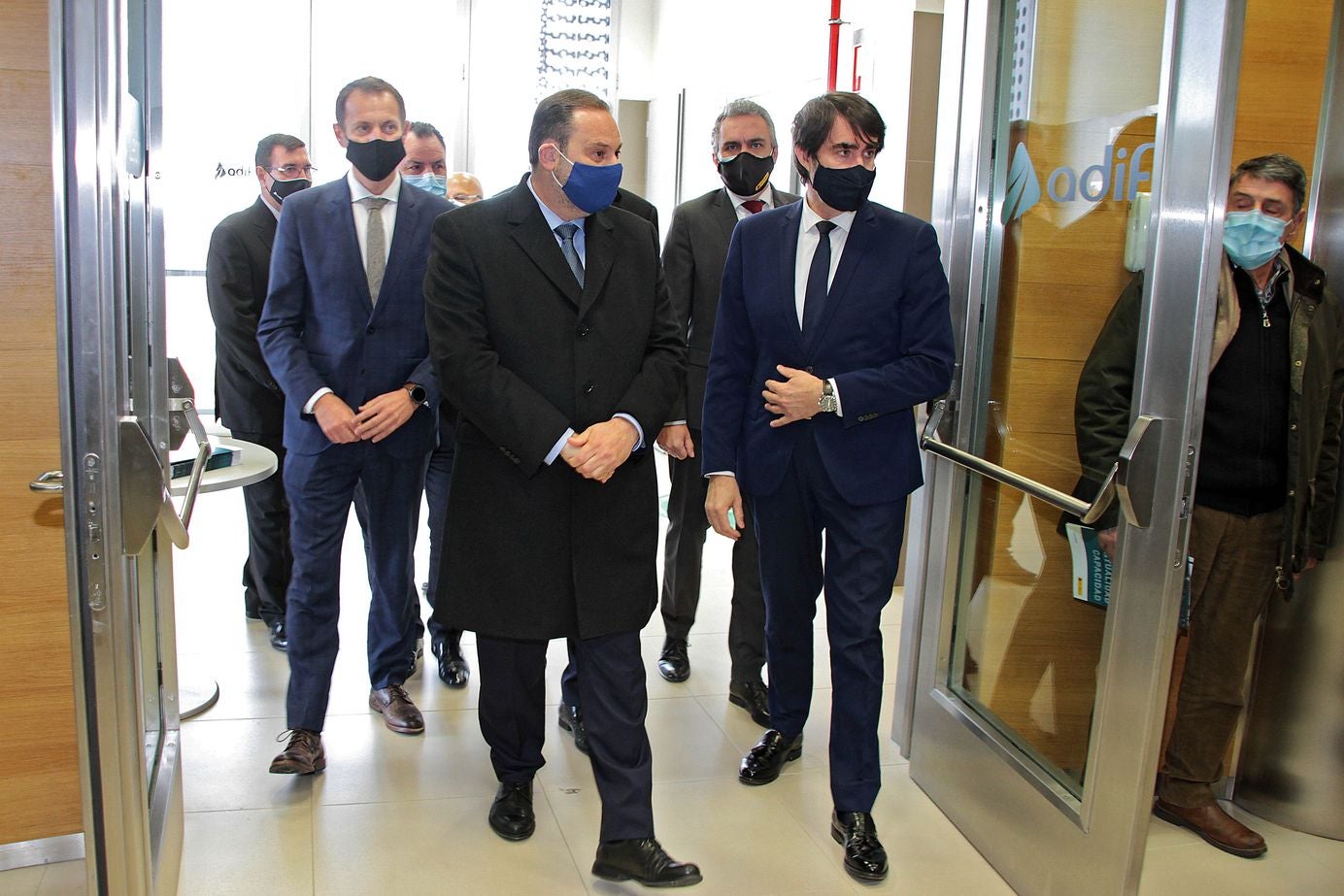 El ministro de Transportes, Movilidad y Agenda Urbana, José Luis Ábalos, preside la puesta en servicio del Centro de Regulación de Circulación (CRC) de León, con el delegado del Gobierno en Castilla y León, Javier Izquierdo, el consejero de Fomento y Medio Ambiente, Juan Carlos Suárez-Quiñones, y el alcalde de León, José Antonio Diez. 