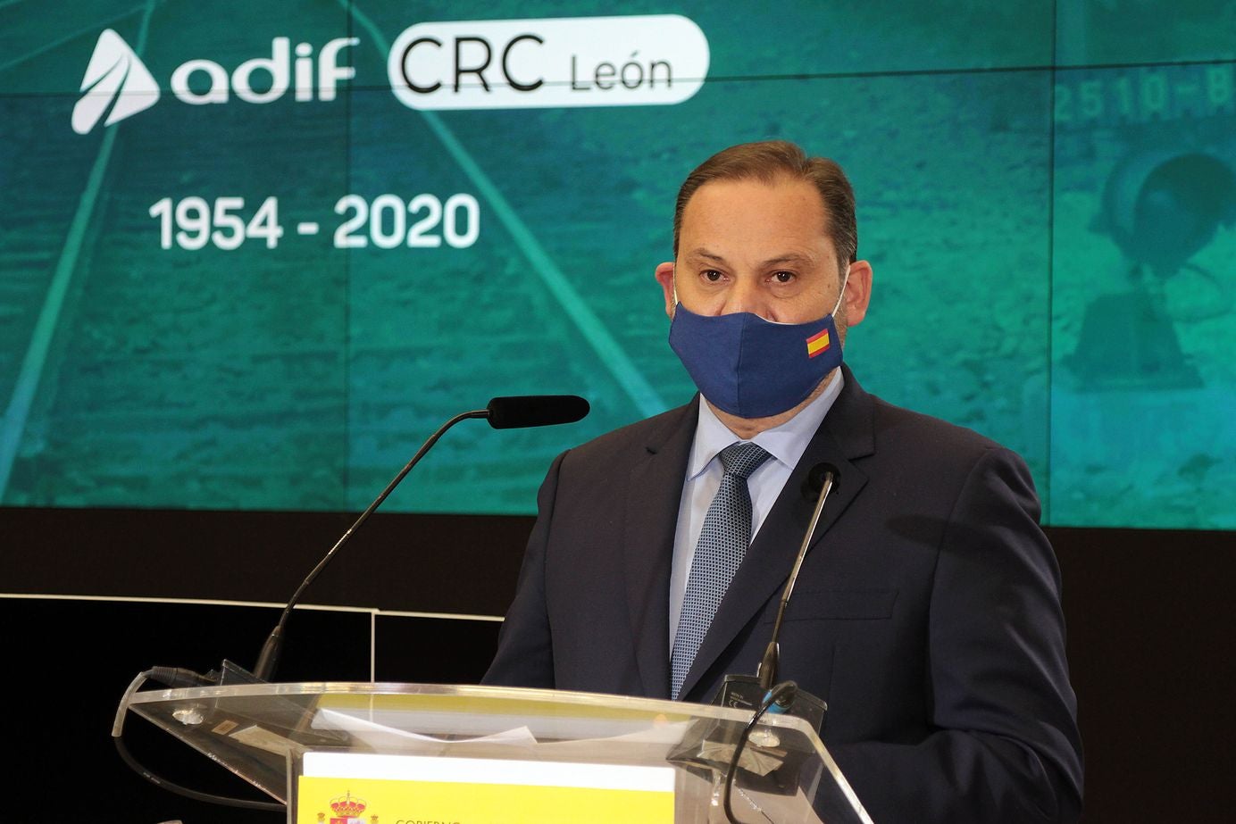 El ministro de Transportes, Movilidad y Agenda Urbana, José Luis Ábalos, preside la puesta en servicio del Centro de Regulación de Circulación (CRC) de León, con el delegado del Gobierno en Castilla y León, Javier Izquierdo, el consejero de Fomento y Medio Ambiente, Juan Carlos Suárez-Quiñones, y el alcalde de León, José Antonio Diez. 