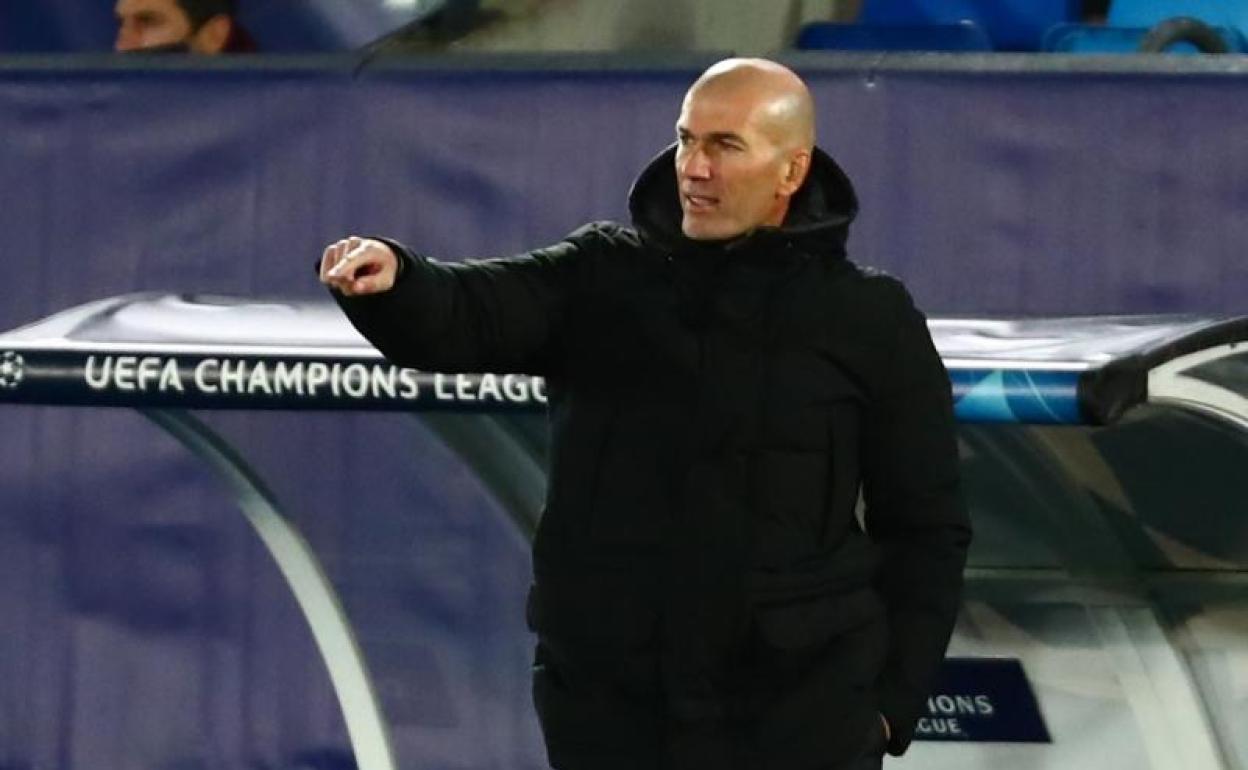 Reforzado, Zidane afronta el reto de dosificar a los titulares