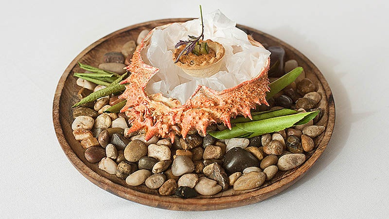 El cielo leonés se ilumina con una nueva estrella Michelín: el Mu·Na de Ponferrada. Samuel Naveira y Génesis Cardona los protagonistas de la historia de éxito protagonizada por el restaurante berciano .