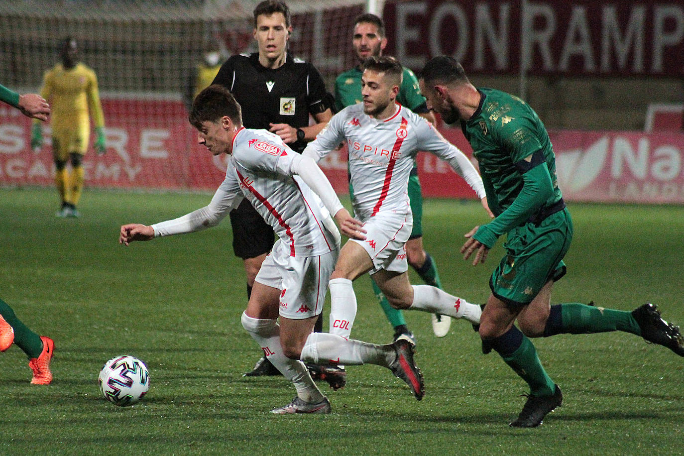 La Cultural y el Villanovense debutaron en el torneo del KO en el Reino de León.