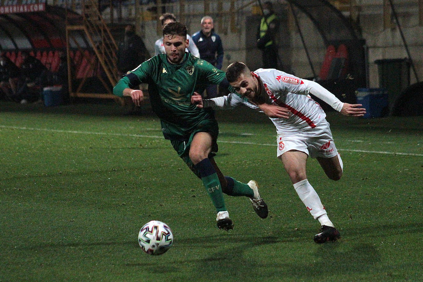 La Cultural y el Villanovense debutaron en el torneo del KO en el Reino de León.