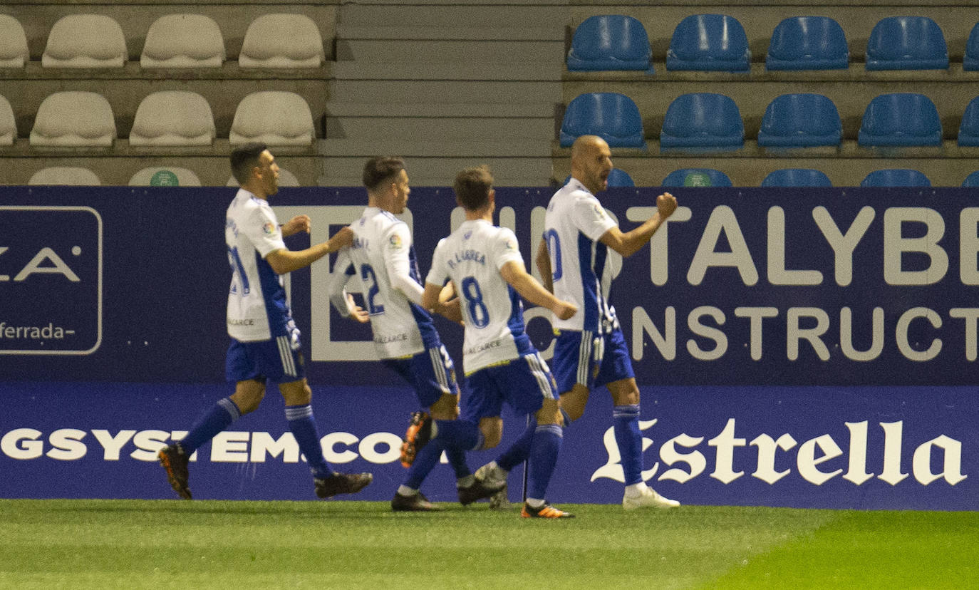 Ambos conjuntos se enfrentaron en el partido que abría la jornada en Segunda División.