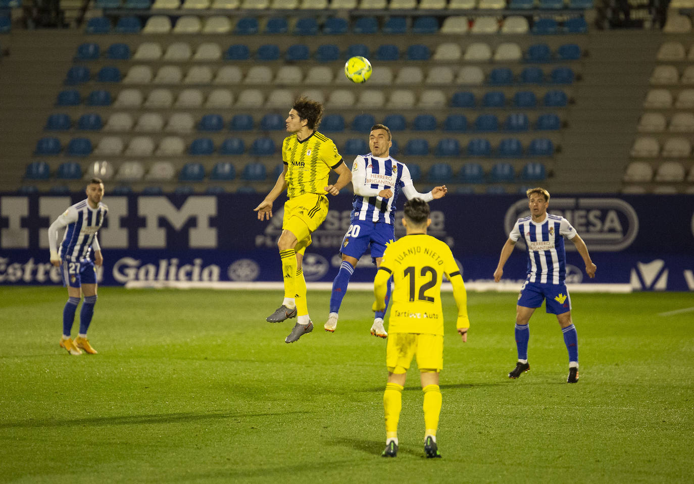 Ambos conjuntos se enfrentaron en el partido que abría la jornada en Segunda División.