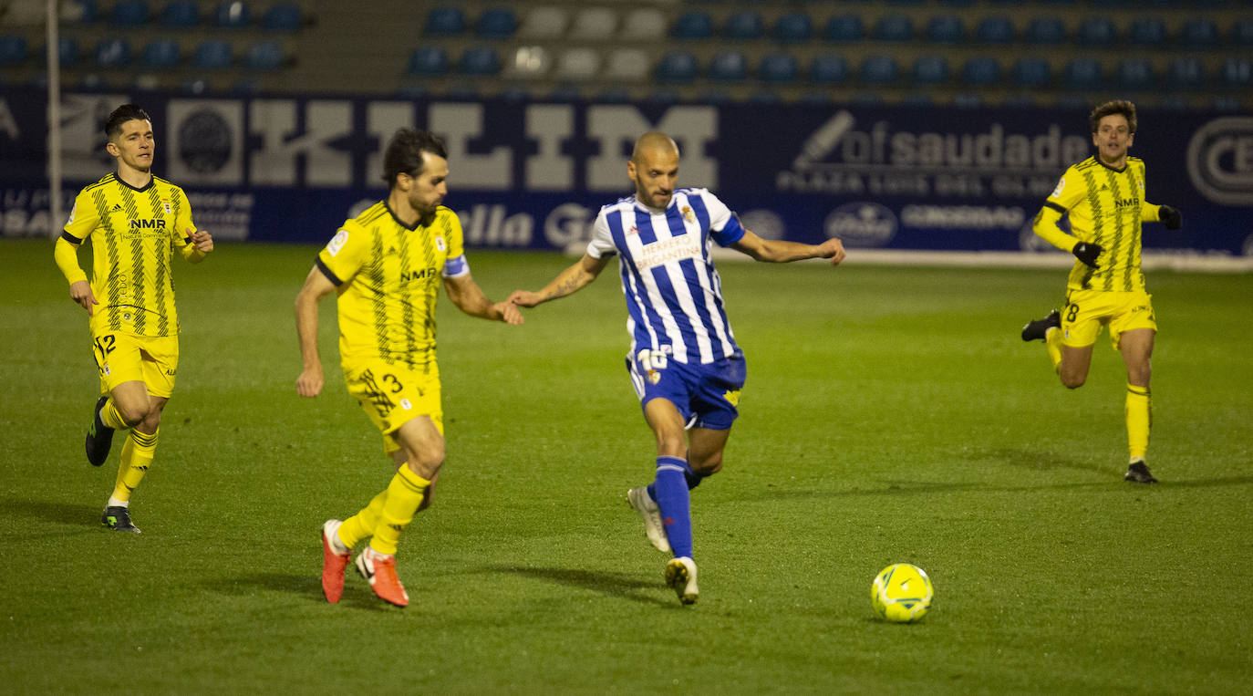 Ambos conjuntos se enfrentaron en el partido que abría la jornada en Segunda División.