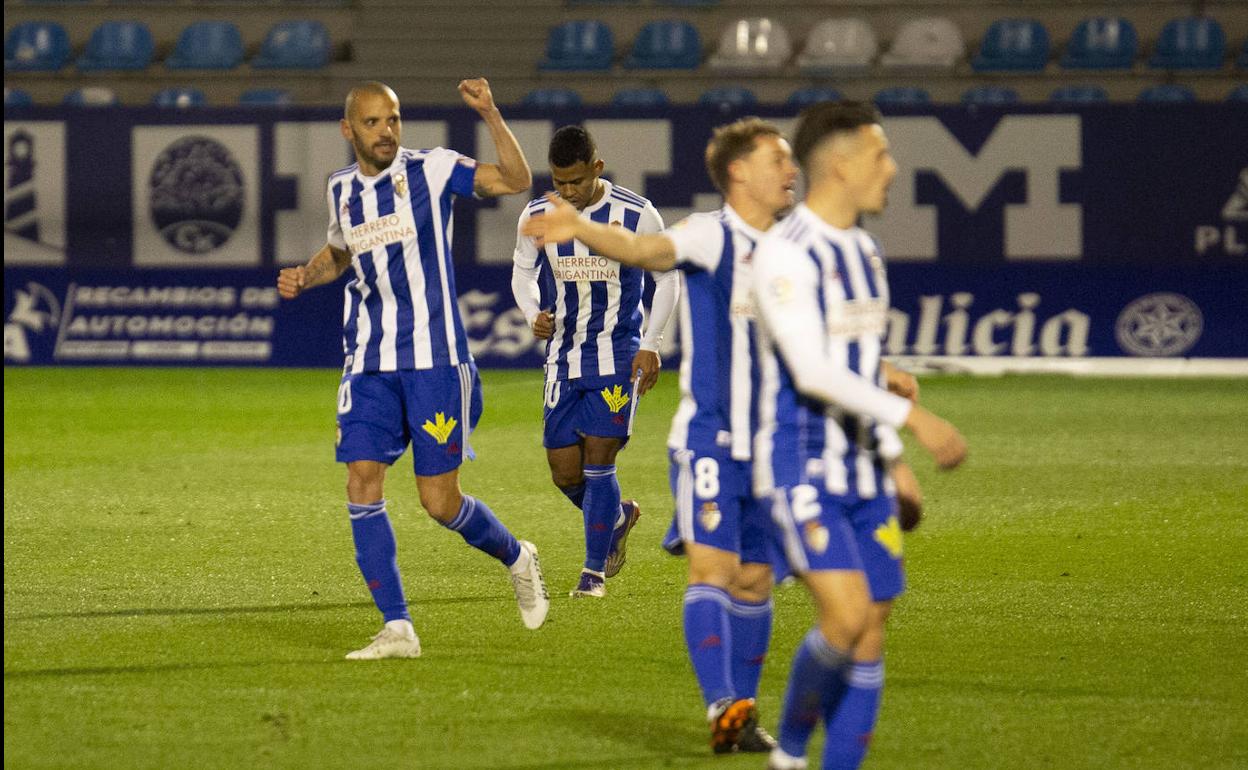 Yuri celebra un gol en el último partido del equipo.