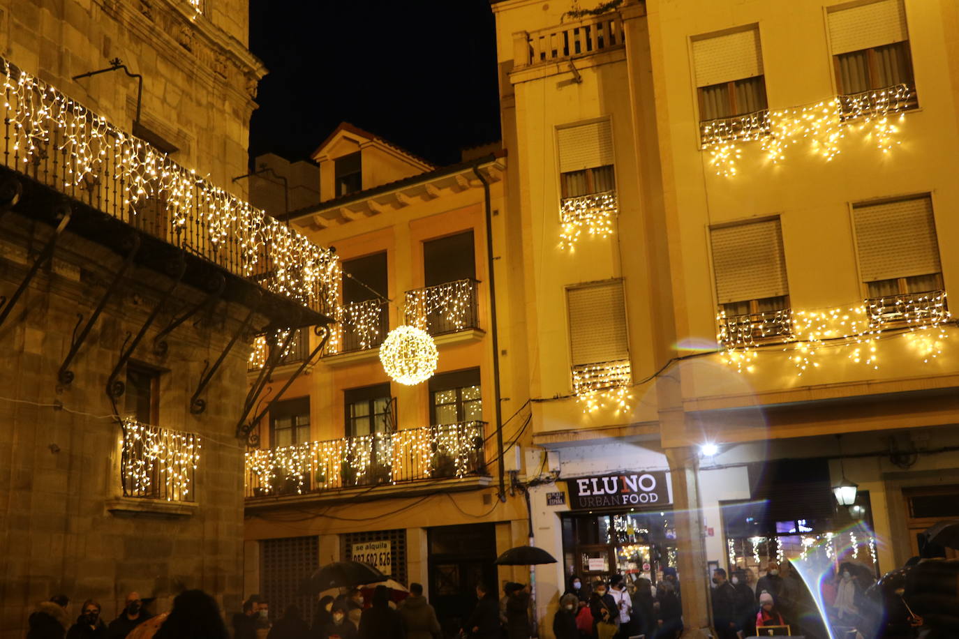 Encendido de las luces de navidad de Ferrero Rocher en Astorga