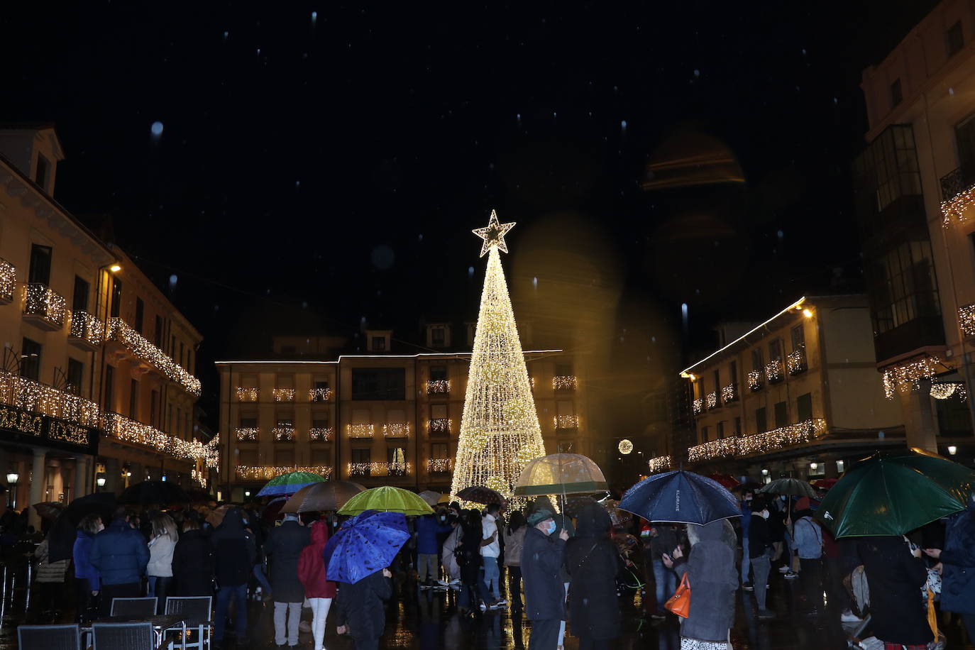 Encendido de las luces de navidad de Ferrero Rocher en Astorga