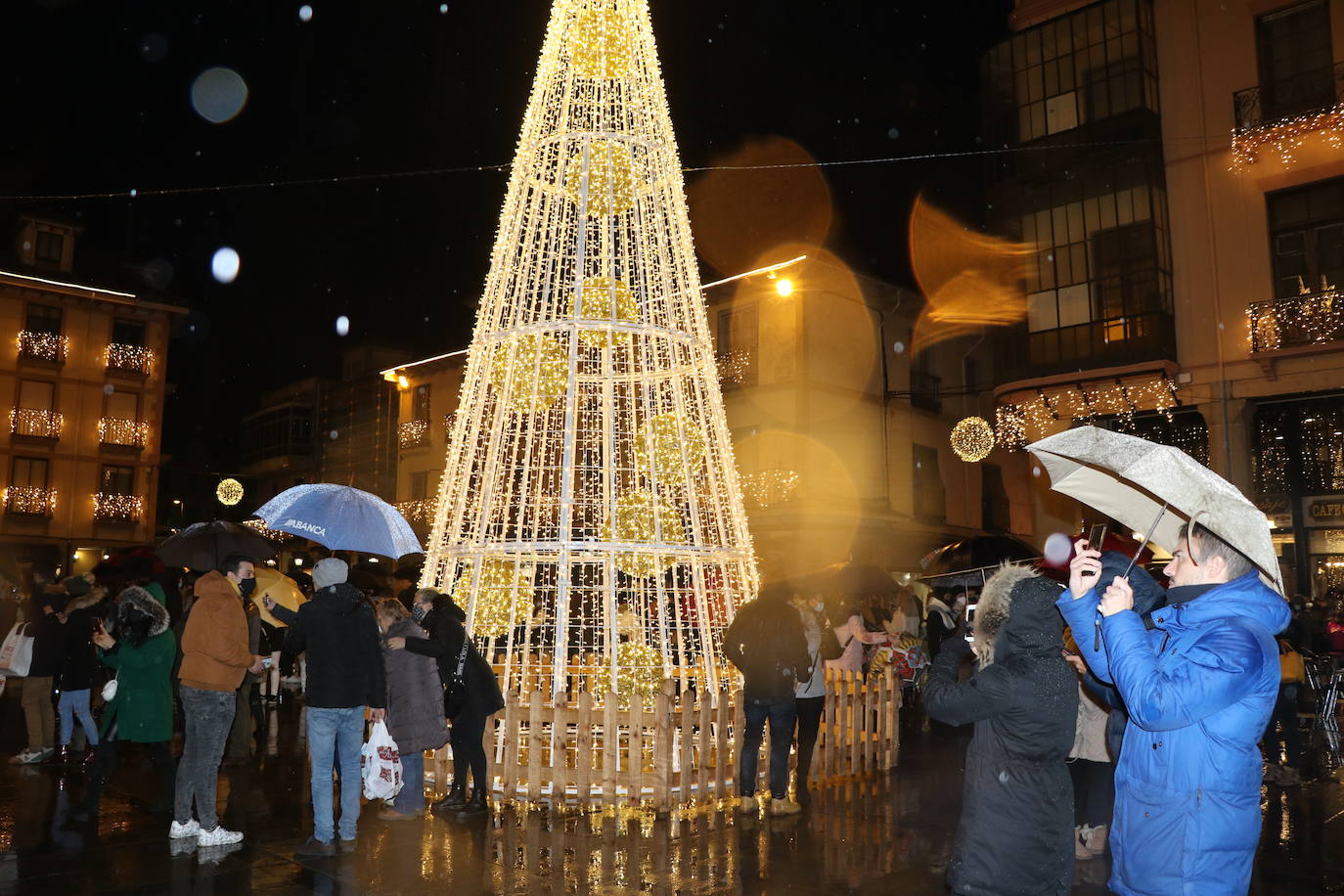 Encendido de las luces de navidad de Ferrero Rocher en Astorga