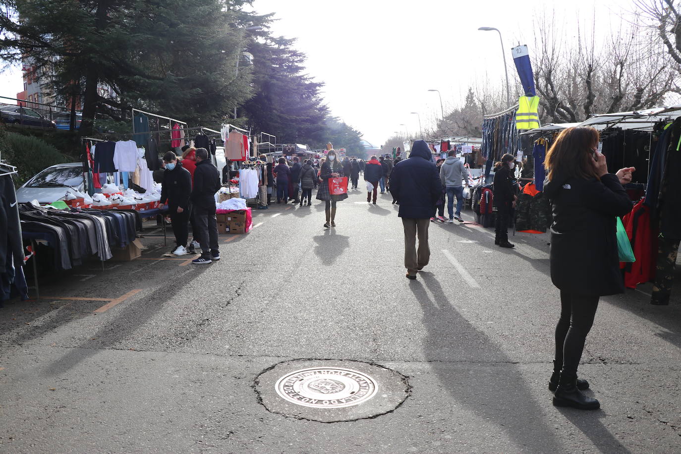 Los puestos de los vendedores ambulantes han podido regresar a la calle para ejercer su trabajo.