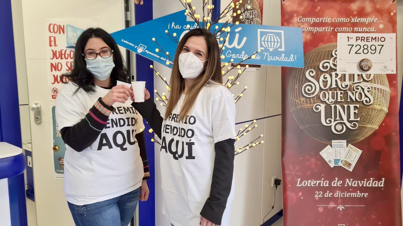 La localidad leonesa de Boñar vio hoy cómo la suerte le sonreía por tercera vez en el Sorteo de Navidad en el que ha repartido 5,6 millones de euros en 14 décimos vendidos en la Administración número 1 de este pueblo de montaña que en 2014 y en 1988 también se vio agraciado con el Gordo. 