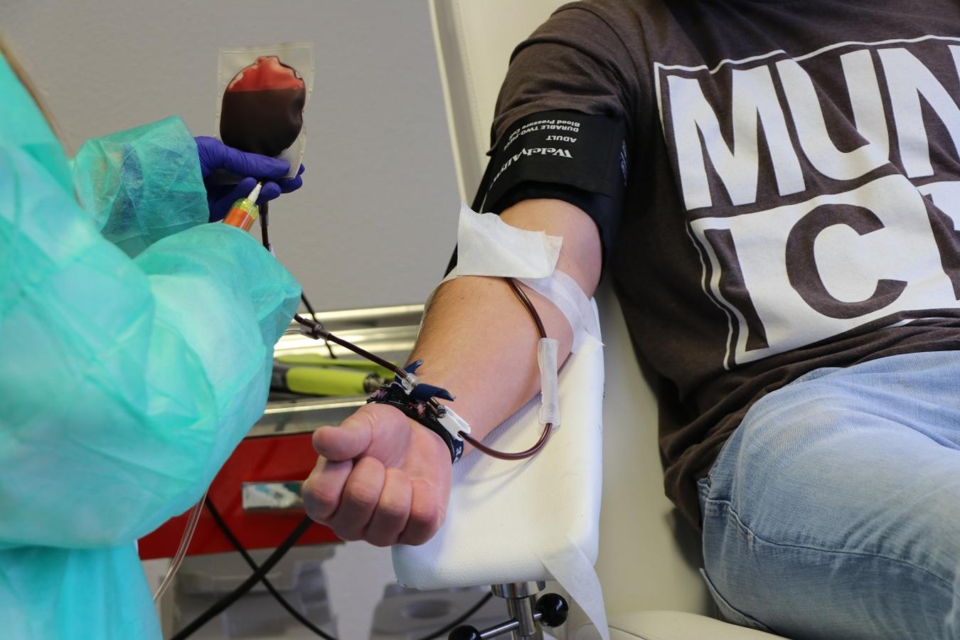 En el punto de donantes de sangre en José Aguado se encuentra una máquina para separar el plasma del resto de componentes sanguíneos.