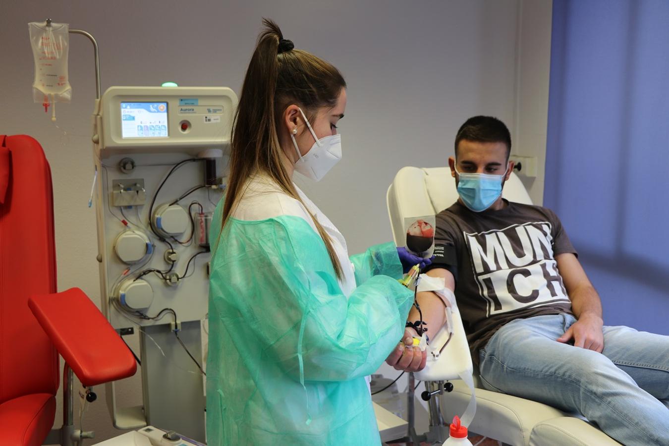 En el punto de donantes de sangre en José Aguado se encuentra una máquina para separar el plasma del resto de componentes sanguíneos.