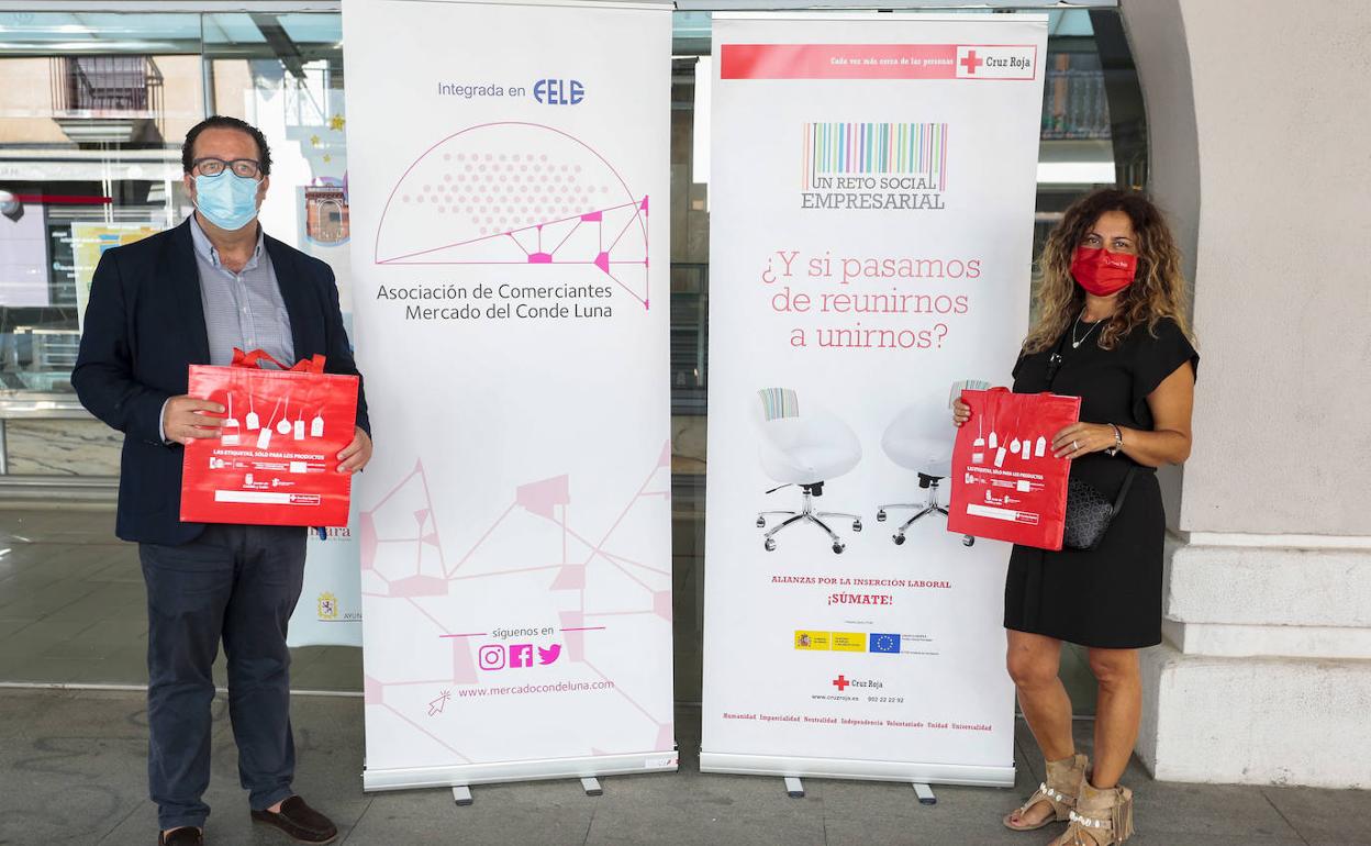 Entrega de uno de estos reconocimientos.