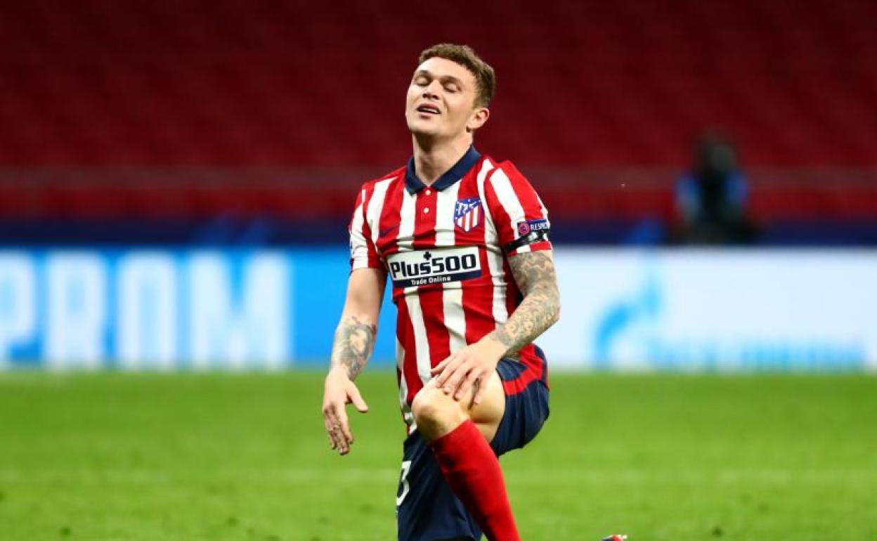 Trippier en un partido con el Atlético